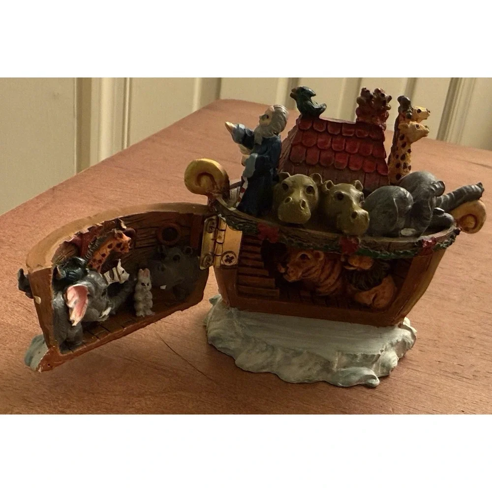 Homco Noah's‎ Ark Figurine with Opening Into Boat for Animals